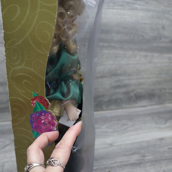 Vintage Camellia Garden Collection Porcelain Doll Stand Collectible 1999 - Picture 11 of 15